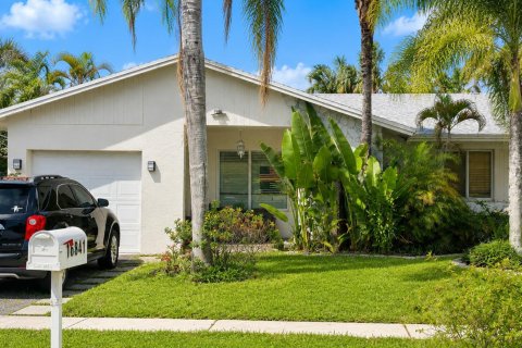 House in Weston, Florida 3 bedrooms, 134.06 sq.m. № 2087999