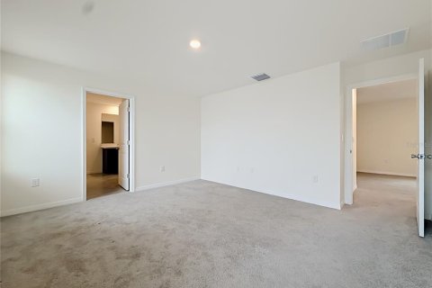 House in Dade City, Florida 4 bedrooms, 220.46 sq.m. № 2216068 - photo 20