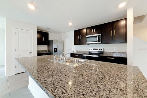 House in Dade City, Florida 4 bedrooms, 220.46 sq.m. № 2216068 - photo 15