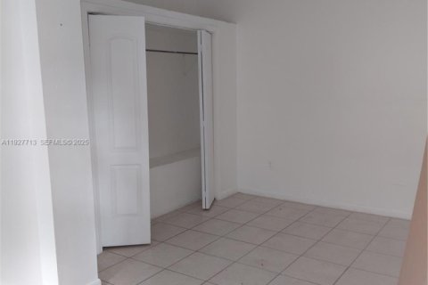 Снять в аренду квартиру в Майами, Флорида 3 спальни, 257.43м2, № 1988008 - фото 7