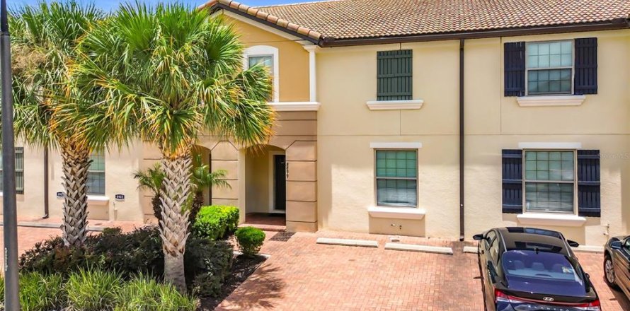 Adosado en Kissimmee, Florida 4 dormitorios, 195.28 m2 № 2219713
