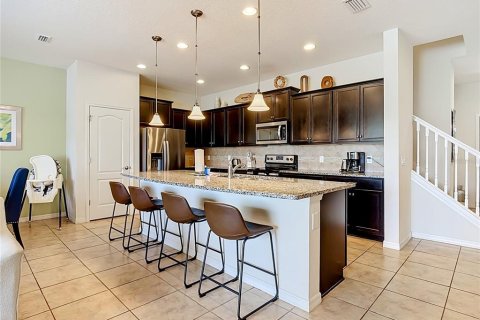 Adosado en venta en Kissimmee, Florida, 4 dormitorios, 195.28 m2 № 2219713 - foto 4