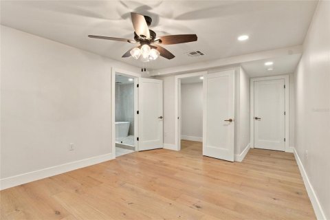 Villa ou maison à louer à Saint Petersburg, Floride: 4 chambres, 202.53 m2 № 2408997 - photo 13