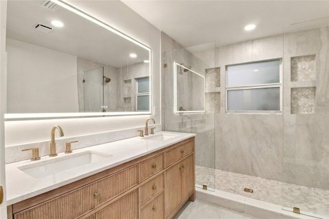 Villa ou maison à louer à Saint Petersburg, Floride: 4 chambres, 202.53 m2 № 2408997 - photo 22