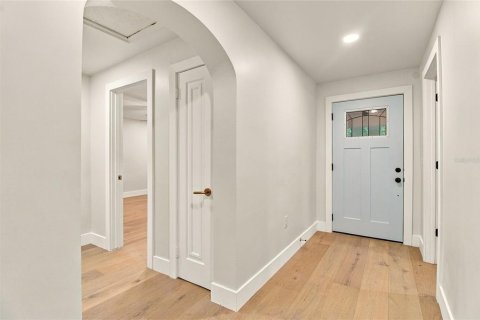 Villa ou maison à louer à Saint Petersburg, Floride: 4 chambres, 202.53 m2 № 2408997 - photo 2