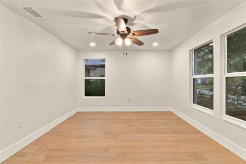 Villa ou maison à louer à Saint Petersburg, Floride: 4 chambres, 202.53 m2 № 2408997 - photo 24