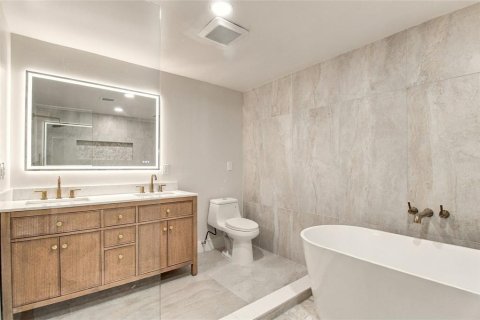 Villa ou maison à louer à Saint Petersburg, Floride: 4 chambres, 202.53 m2 № 2408997 - photo 16