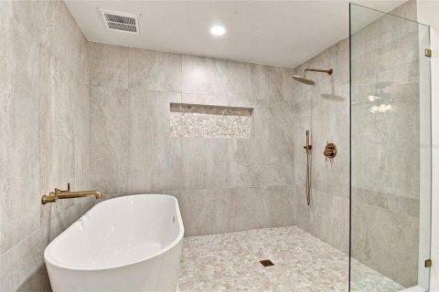 Villa ou maison à louer à Saint Petersburg, Floride: 4 chambres, 202.53 m2 № 2408997 - photo 15