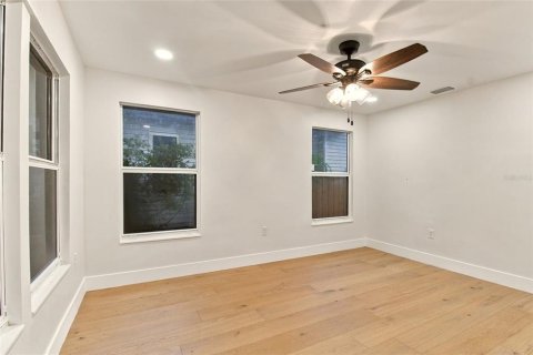 Villa ou maison à louer à Saint Petersburg, Floride: 4 chambres, 202.53 m2 № 2408997 - photo 19