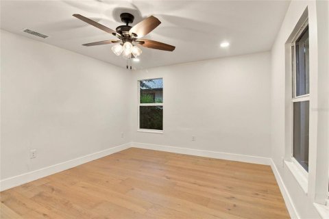Villa ou maison à louer à Saint Petersburg, Floride: 4 chambres, 202.53 m2 № 2408997 - photo 25