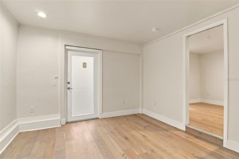 Villa ou maison à louer à Saint Petersburg, Floride: 4 chambres, 202.53 m2 № 2408997 - photo 30