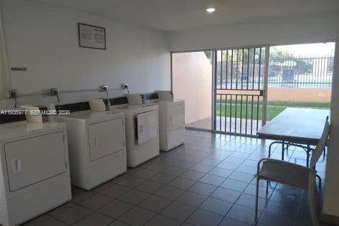 Снять в аренду кондоминиум в Майами, Флорида 2 спальни, 103.12м2, № 1994044 - фото 28