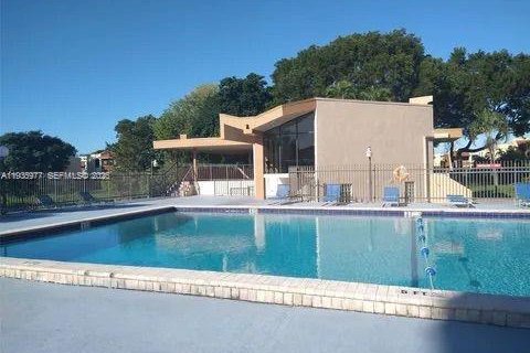 Снять в аренду кондоминиум в Майами, Флорида 2 спальни, 103.12м2, № 1994044 - фото 24