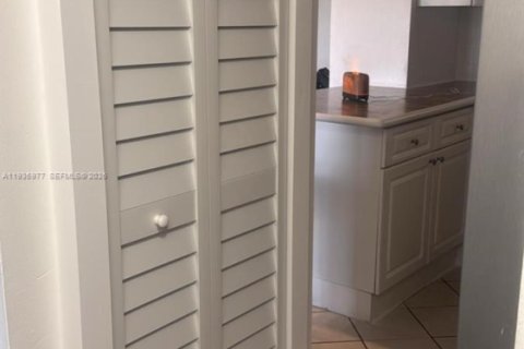 Снять в аренду кондоминиум в Майами, Флорида 2 спальни, 103.12м2, № 1994044 - фото 19