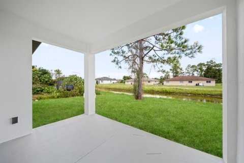 Commercial property in Lehigh Acres, Florida 111.48 sq.m. № 2421956 - photo 22