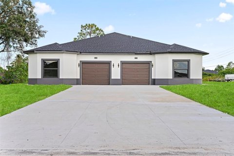 Commercial property in Lehigh Acres, Florida 111.48 sq.m. № 2421956 - photo 2