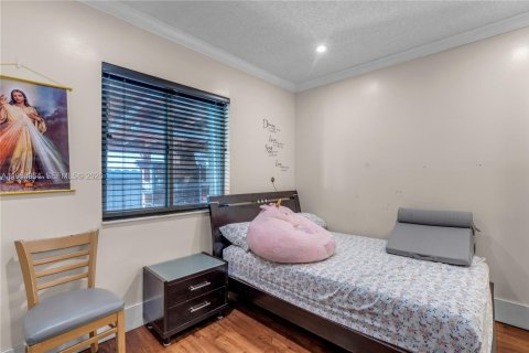 Casa en venta en Miami, Florida, 4 dormitorios, 188.13 m2 № 2007988 - foto 17