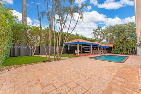 Casa en venta en Miami, Florida, 4 dormitorios, 188.13 m2 № 2007988 - foto 22
