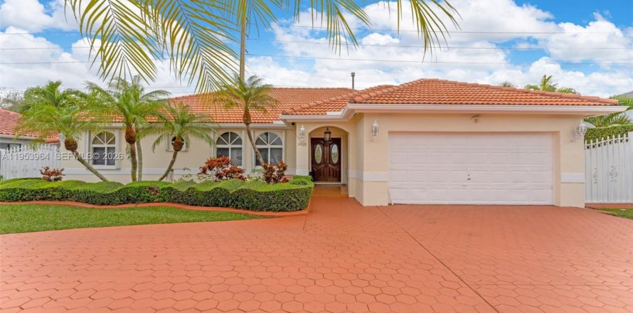 Casa en Miami, Florida 4 dormitorios, 188.13 m2 № 2007988