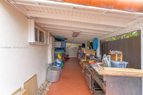 Casa en venta en Miami, Florida, 4 dormitorios, 188.13 m2 № 2007988 - foto 25