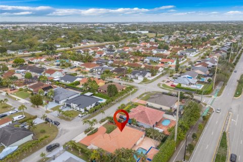 Casa en venta en Miami, Florida, 4 dormitorios, 188.13 m2 № 2007988 - foto 26