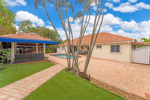 Casa en venta en Miami, Florida, 4 dormitorios, 188.13 m2 № 2007988 - foto 9