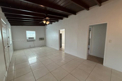 Casa en alquiler en Pompano Beach, Florida, 3 dormitorios, 88.26 m2 № 1892855 - foto 2