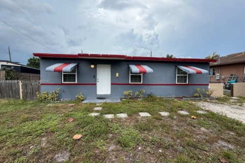 Casa en alquiler en Pompano Beach, Florida, 3 dormitorios, 88.26 m2 № 1892855 - foto 1
