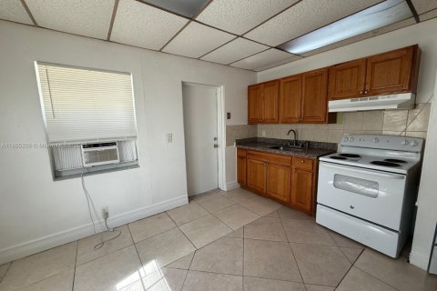 Casa en alquiler en Pompano Beach, Florida, 3 dormitorios, 88.26 m2 № 1892855 - foto 5