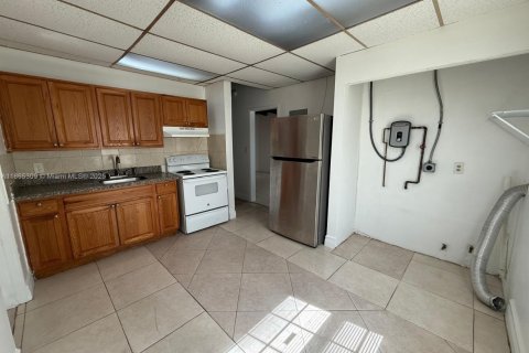 Casa en alquiler en Pompano Beach, Florida, 3 dormitorios, 88.26 m2 № 1892855 - foto 6