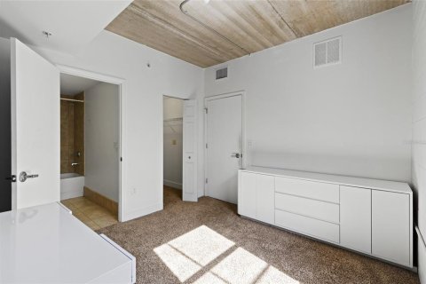 Condo in Gainesville, Florida, 3 bedrooms  № 1637590 - photo 20