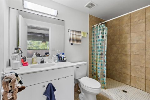 Condo in Gainesville, Florida, 3 bedrooms  № 1637590 - photo 18