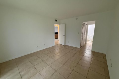 Condo in Hollywood, Florida, 2 bedrooms  № 2251199 - photo 13