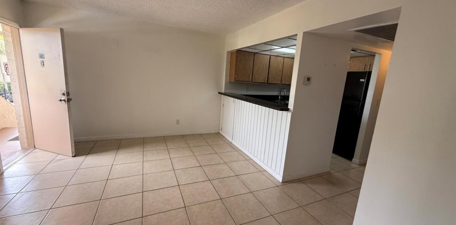 Condo in Hollywood, Florida, 2 bedrooms  № 2251199