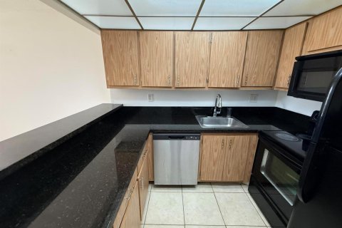 Condo in Hollywood, Florida, 2 bedrooms  № 2251199 - photo 6