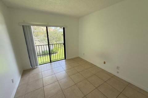 Condo in Hollywood, Florida, 2 bedrooms  № 2251199 - photo 2