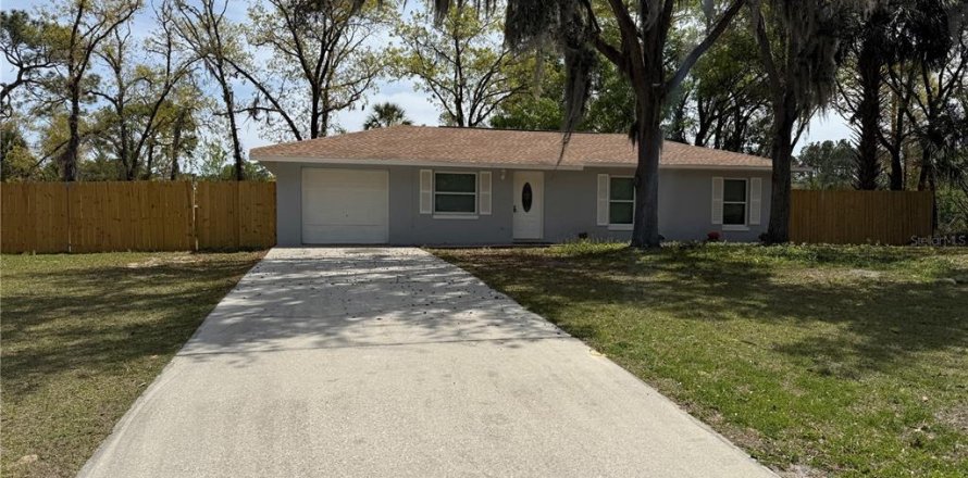 Casa en Crystal River, Florida 3 dormitorios, 92.9 m2 № 1588778