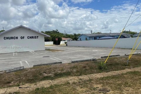 Commercial property in Miami, Florida 120.77 sq.m. № 2009137 - photo 4