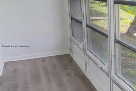 Condominio en venta en Sunrise, Florida, 1 dormitorio, 54.81 m2 № 1936330 - foto 9