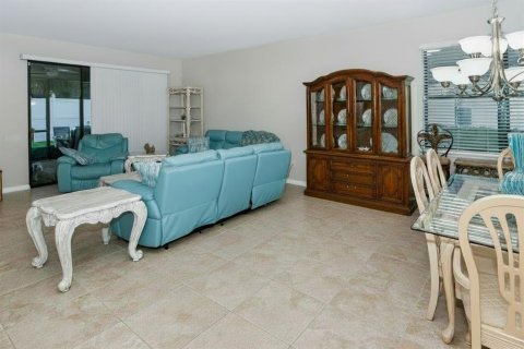Villa ou maison à vendre à Davenport, Floride: 3 chambres, 239.78 m2 № 2314996 - photo 8
