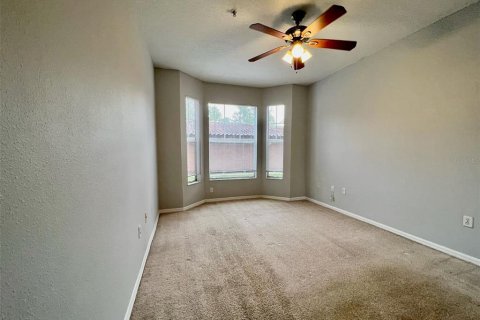 Condo in Orlando, Florida, 2 bedrooms  № 1817957 - photo 11