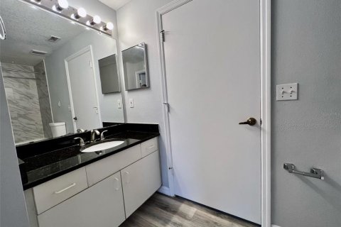 Condo in Orlando, Florida, 2 bedrooms  № 1817957 - photo 17