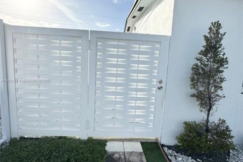 Appartement à louer à Hialeah, Floride: 1 chambre, 108.32 m2 № 1969106 - photo 14