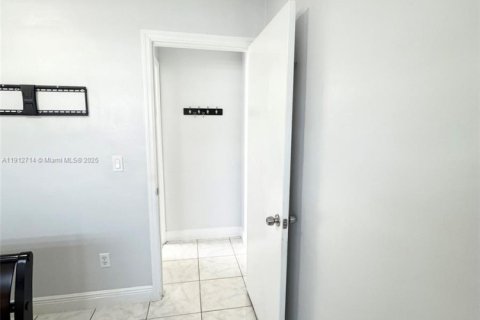 Appartement à louer à Hialeah, Floride: 1 chambre, 108.32 m2 № 1969106 - photo 9
