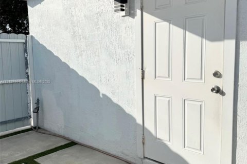 Appartement à louer à Hialeah, Floride: 1 chambre, 108.32 m2 № 1969106 - photo 12