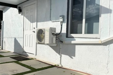 Appartement à louer à Hialeah, Floride: 1 chambre, 108.32 m2 № 1969106 - photo 11