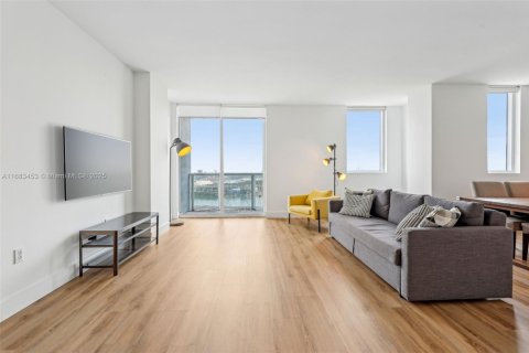 Condo in Miami, Florida, 2 bedrooms  № 1418405 - photo 6