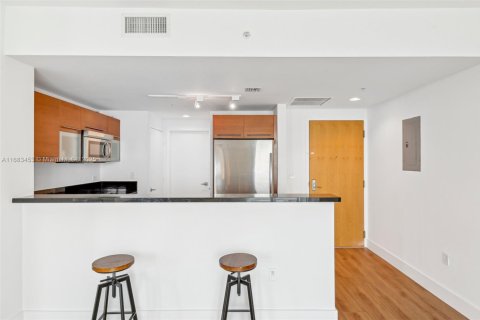 Condo in Miami, Florida, 2 bedrooms  № 1418405 - photo 12