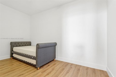 Condo in Miami, Florida, 2 bedrooms  № 1418405 - photo 26