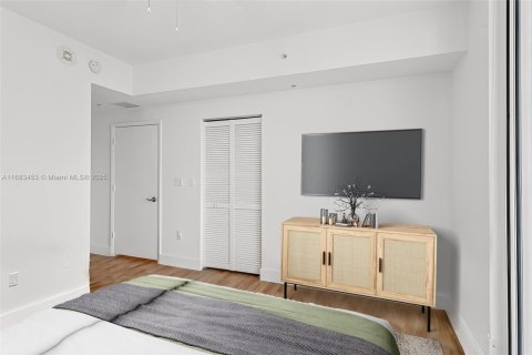 Condo in Miami, Florida, 2 bedrooms  № 1418405 - photo 25